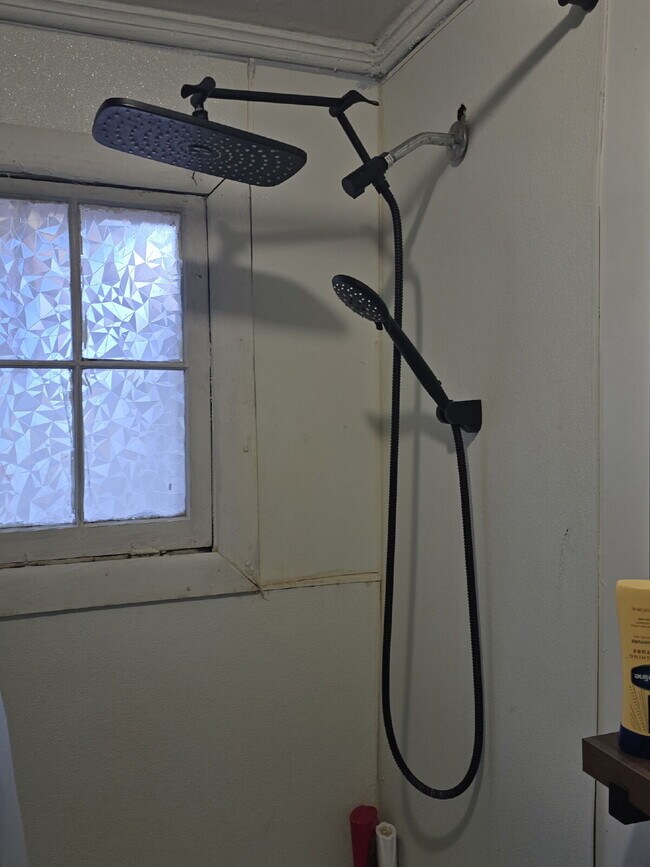 Photo - 2 bed 1 bath - Welcome to 409 Campbell Street