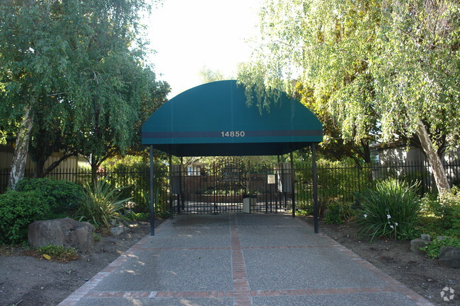 Building Photo - Los Gatos Gardens Rental