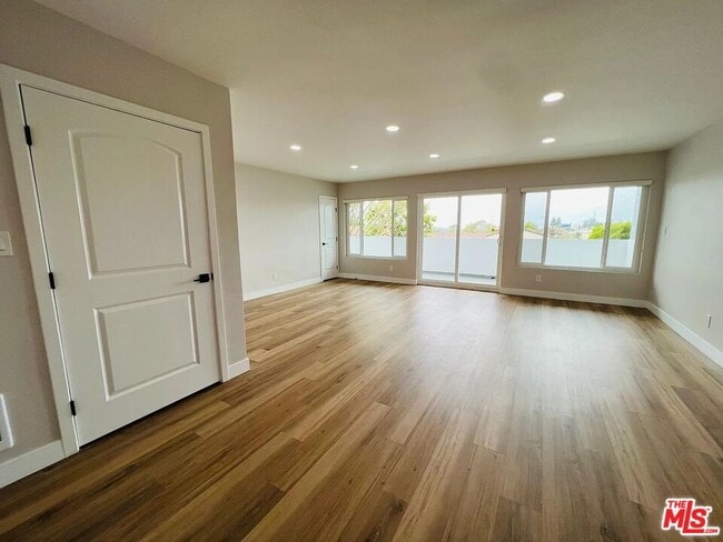 Photo - 5820 S Mansfield Ave