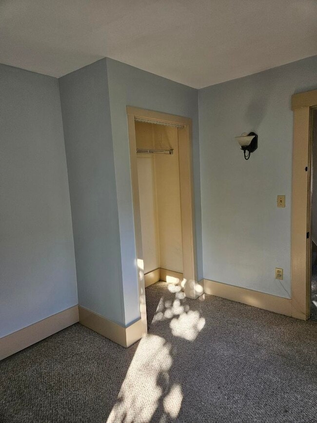 Building Photo - 245 Locust St Unit 245