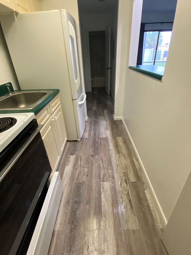 Photo - studio apartment Unidad 22302 Vick St #112