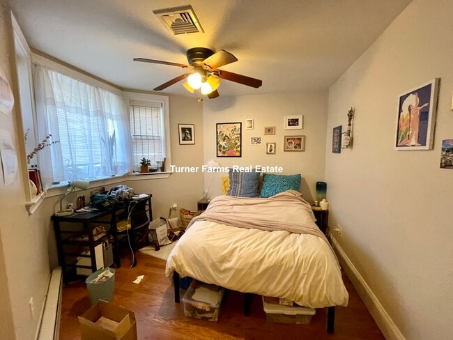 Photo - 719 Parker St