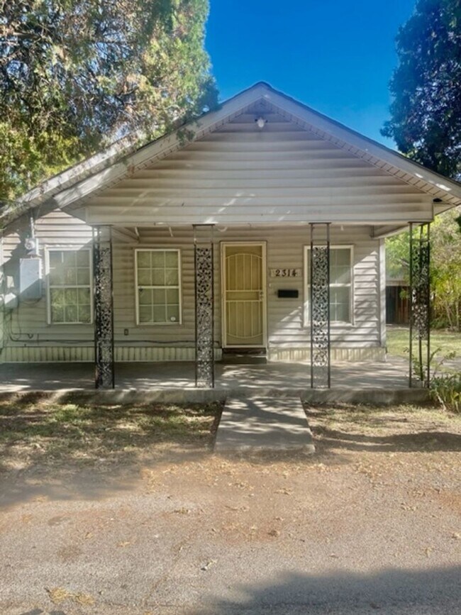 Photo - 2314 Mistletoe St