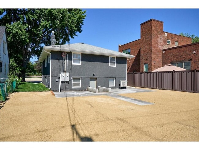 Photo - 1284 Snelling Ave N