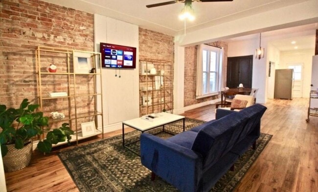 Photo - 3251 Lawrence St
