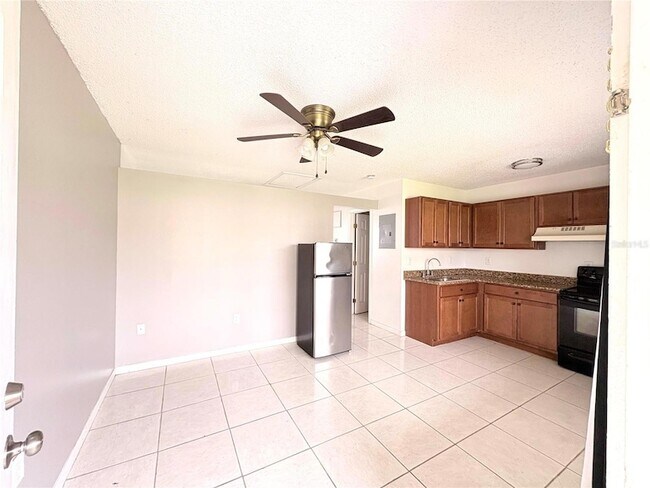 Photo - 1106 E South St Unidad 2