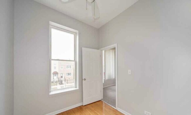 Photo - 3307 Le Moyne W St Unit 2