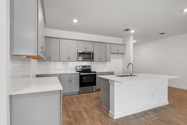 Photo - Luxurious 4 BR / 2 BA with THREE-CAR GARAGE - 2314 SF - Harmony Hills, Fredericksburg!