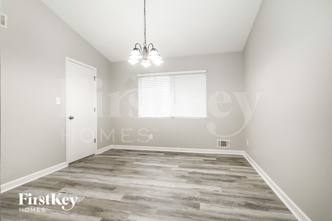 Photo - 855 Lost Creek Cir