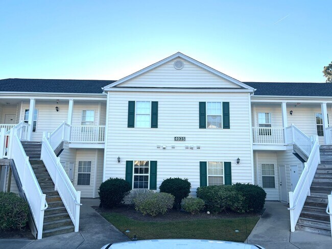 Building Photo - Available Now! 3 Bedroom, 2 Bath Windsor G...