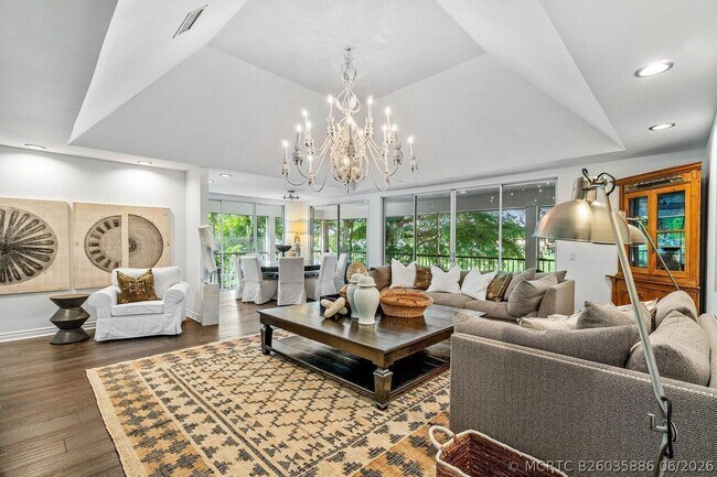 Photo - 11823 Pebblewood Dr