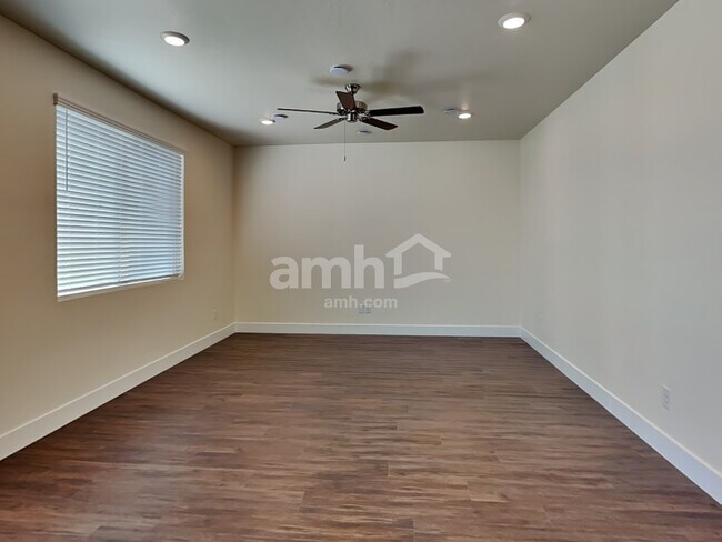 Photo - 1335 E Old Mesquite St