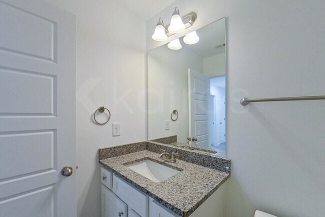 Photo - 303 Silver Maple Ln