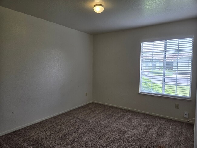 Photo - 348 Leffler Pl