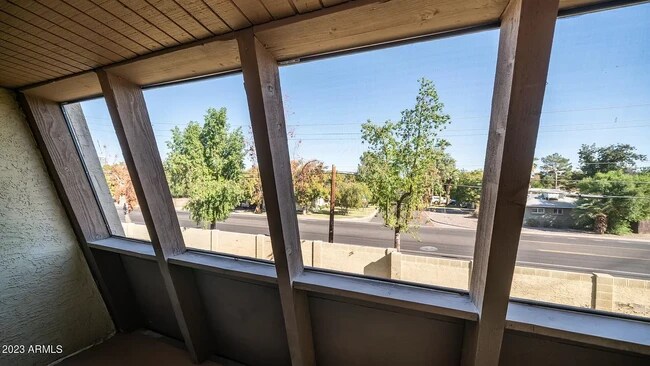Photo - 1329 S Mitchell Dr