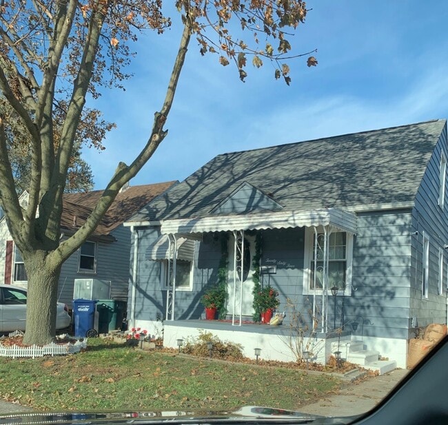Photo - 2064 Reo Ave