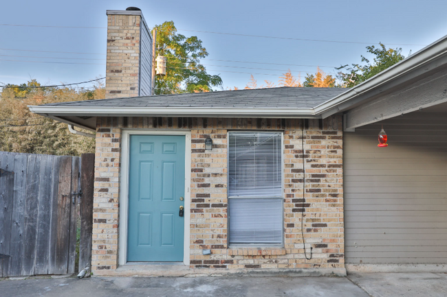 Photo - 2102 Courtney St Apartment Unit A
