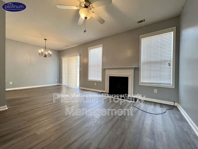 Photo - 1106 Treymont Ln SW