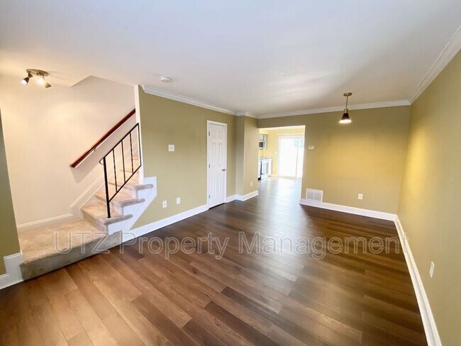 Photo - 538 Wellington Ct Townhome