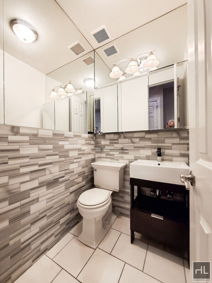 Photo - East 75th Street Unidad 4D