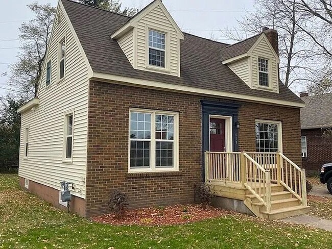 Photo - Click the “Apply Now” button or email wapmrentals@gmail.com for a prompt response.