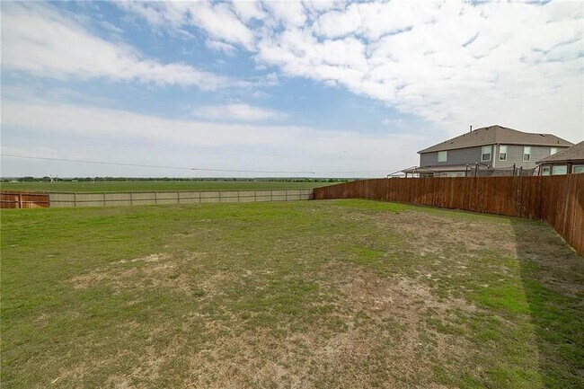 Photo - 165 Carlina Lp