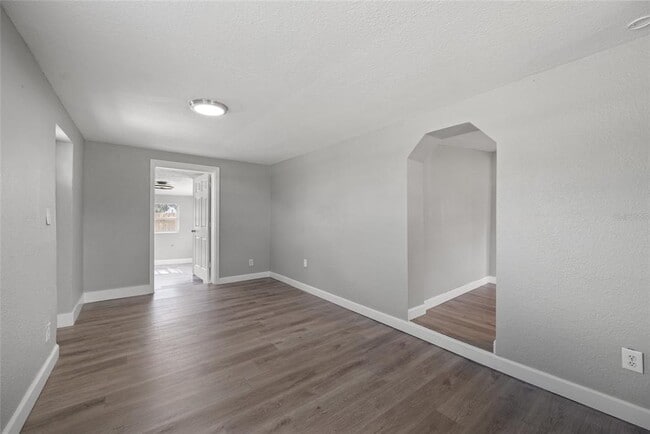 Photo - 605 S Disston Ave