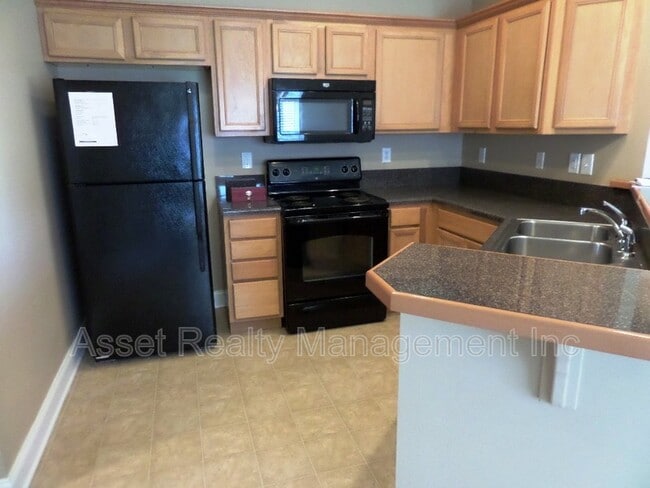 Photo - 121 Hatleyberry St