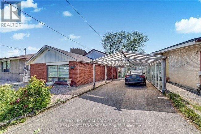 Photo - 18 De Marco Blvd