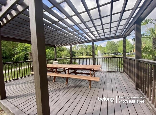 Photo - 5475 Vineland Rd Unidad 8303