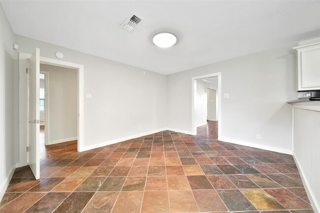 Building Photo - 3315 S Braeswood Blvd