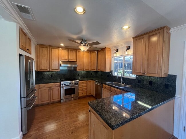 Photo - 1450 Carolina Dr