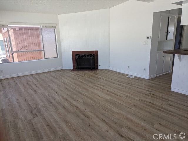 Building Photo - 325 10th Pl Rental