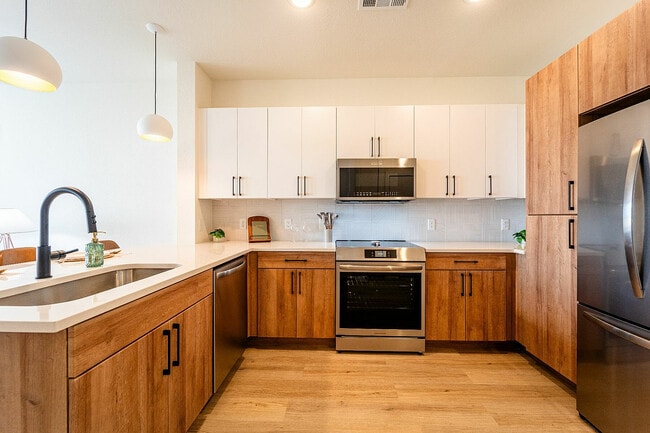 A7401079-HDR - St Mary's & Elmira Flats