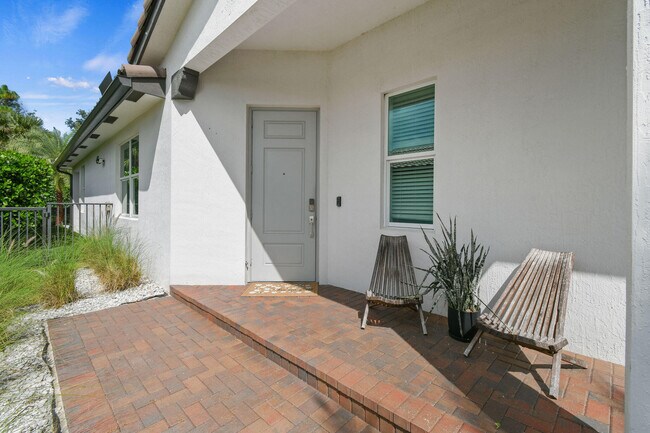Photo - 3558 Haldin Pl