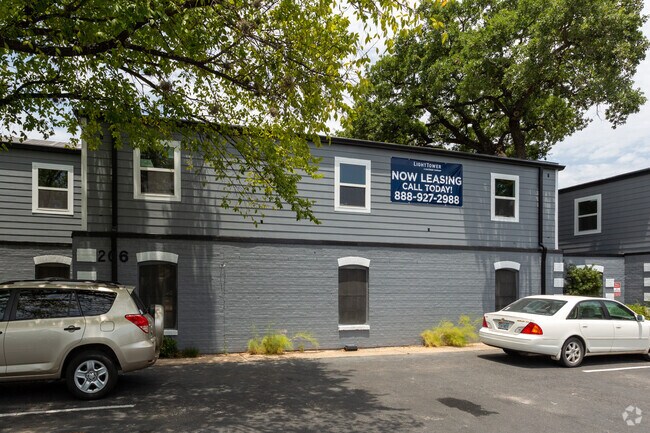 Hyde Park Square Apartments For Rent in Austin, TX