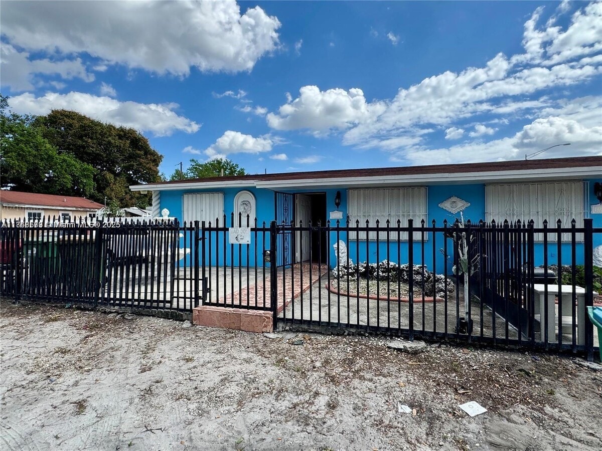 Photo - 3121 NW 103rd St Apartment Unit 2