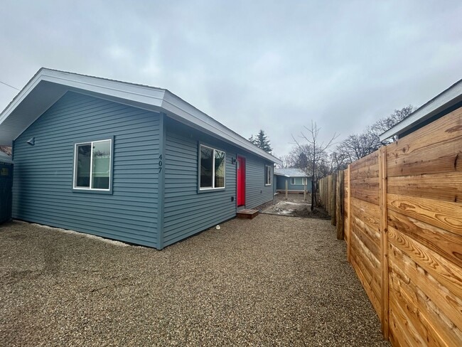Building Photo - Brand New, Energy Efficient, 2 Bed, 1 Bath Home in Hamilton
