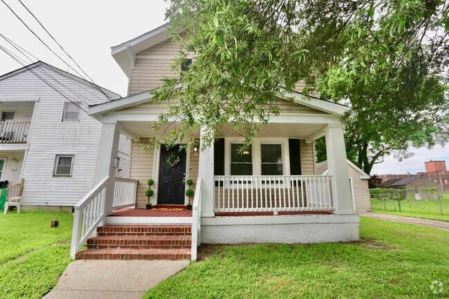 Building Photo - Updated & Ready 09-19-25! Pet Friendly - F... Rental