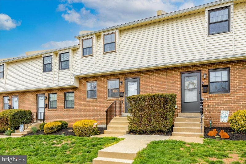 Photo - 216 Holly Dr