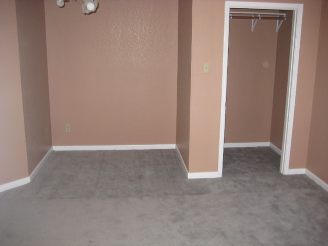 Photo - 1108 W 4th St