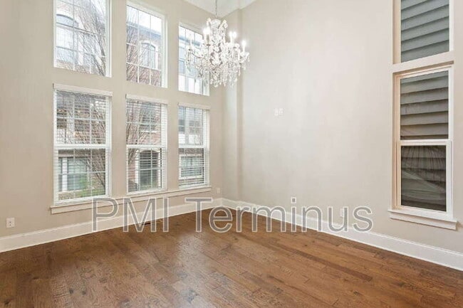 Photo - 609 Broadview Terrace NE