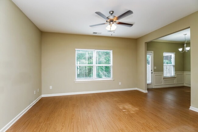Photo - 466 Hill Crest Cir