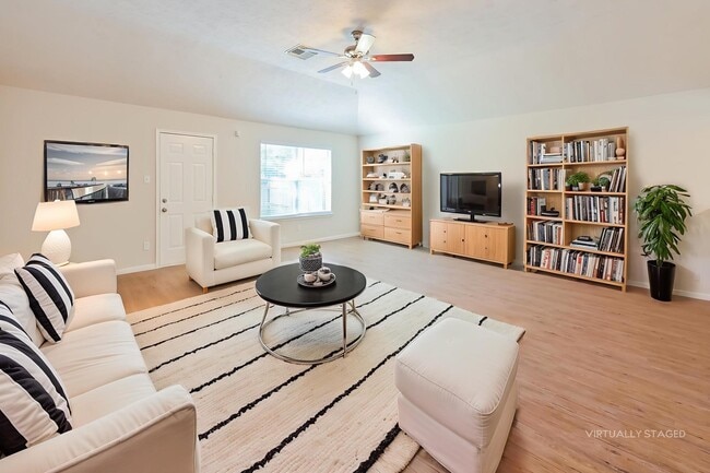 Photo - 2506 Fox Water Dr