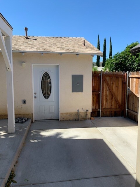 Photo - 10528 Langmuir Ave