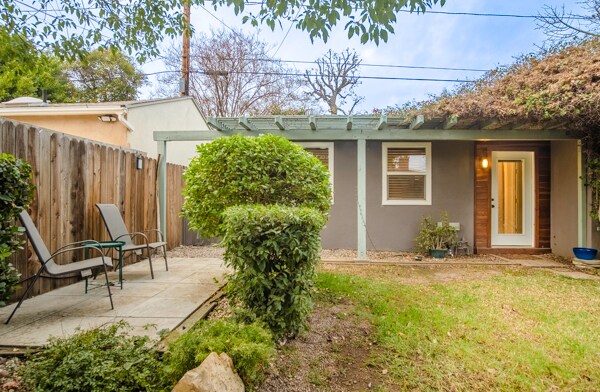 Photo - 14039 Gilmore St Unit 1