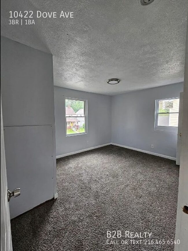 Photo - 10422 Dove Ave