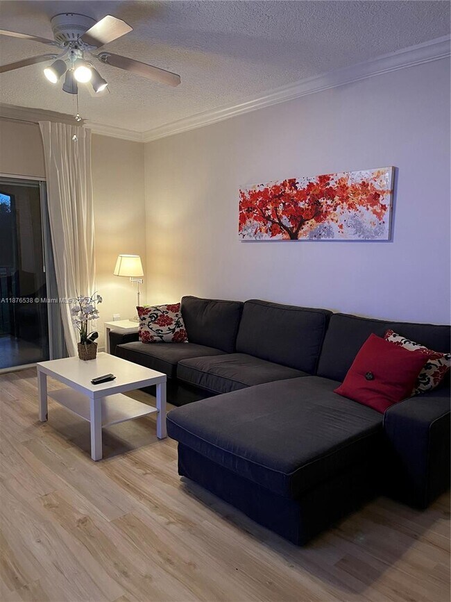 Photo - 231 SW 116th Ave Unidad 19107