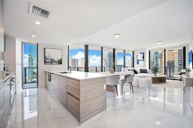 Photo - 1300 S Miami Ave Unidad 1705 Rental