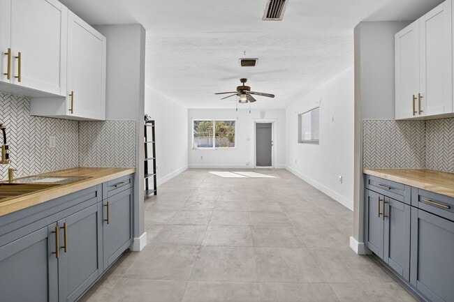 Photo - 642 SW 11th St